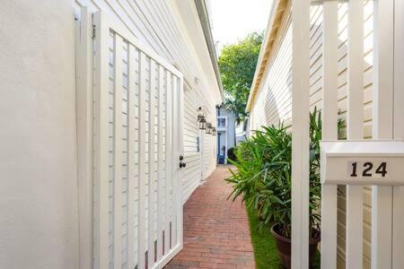 Underwater Cabana At Custom House Inn Key West Exterior photo